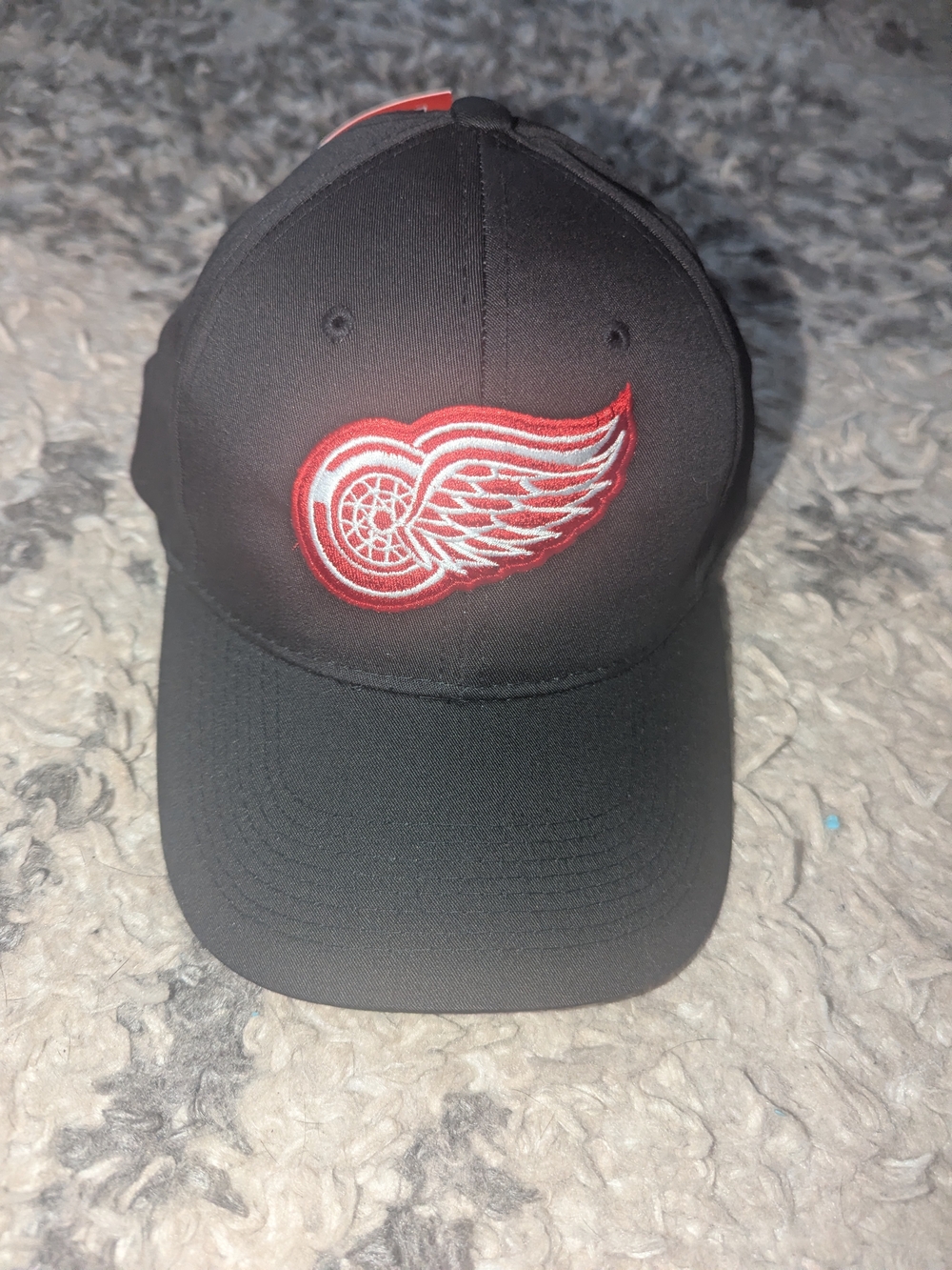 Detroit Red Wings Black Curved Brim Logo Cap